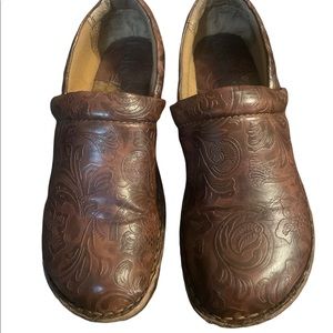 BOLO By BORN Clogs Brown Floral Embossed Slip On Shoes Comfort Mules 7.5/38.5